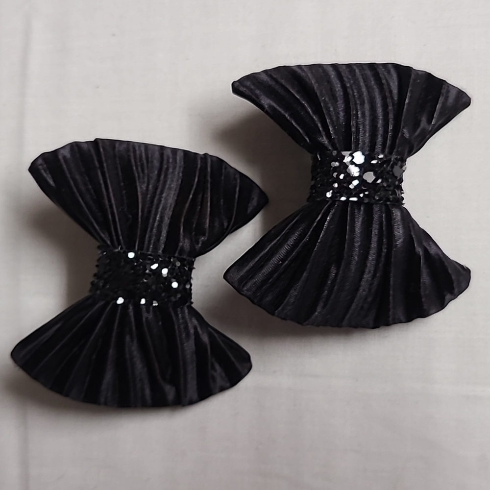 Vintage SG D'or Jewelry Fashion Shoe Clip-on Black Satin Bow Sequin Center